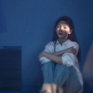 白丝校花污h自慰
